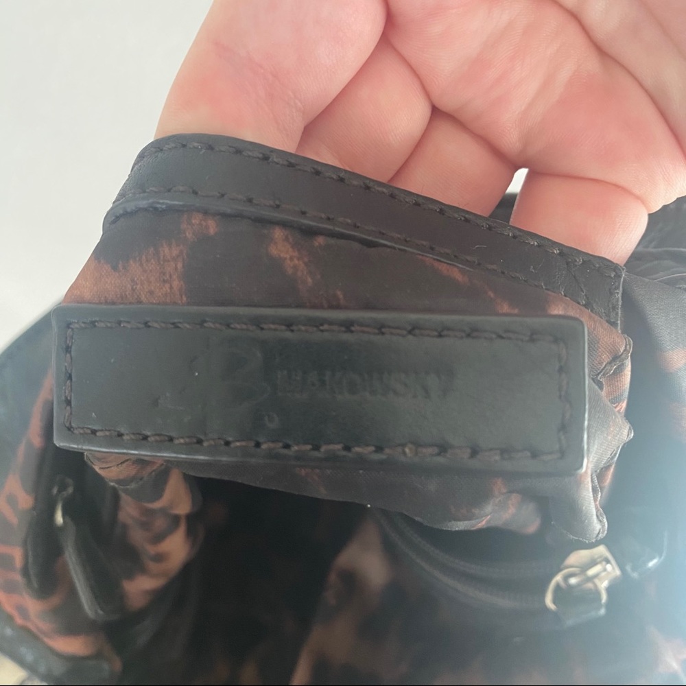 B. Makowsky Black Leather Shoulder Bag Cheetah - Picture 7 of 9